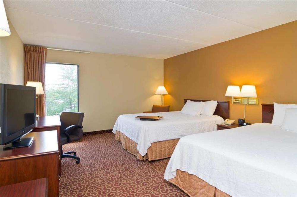 Hampton Inn Wooster Ruang foto