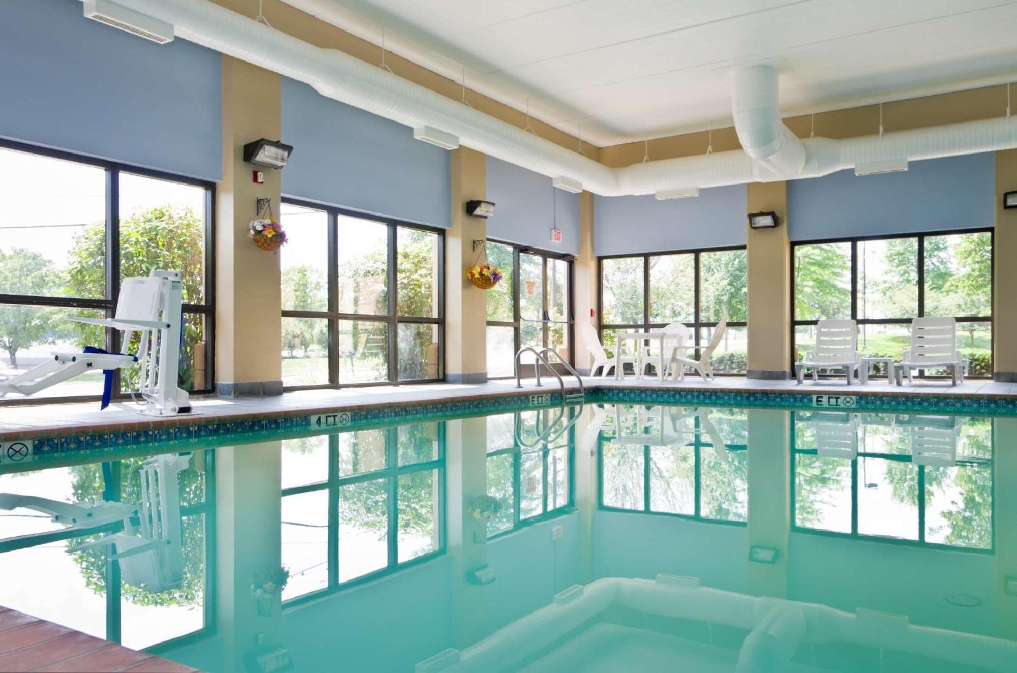 Hampton Inn Wooster Bagian luar foto