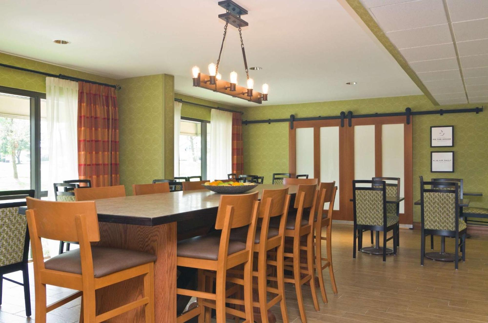 Hampton Inn Wooster Bagian luar foto
