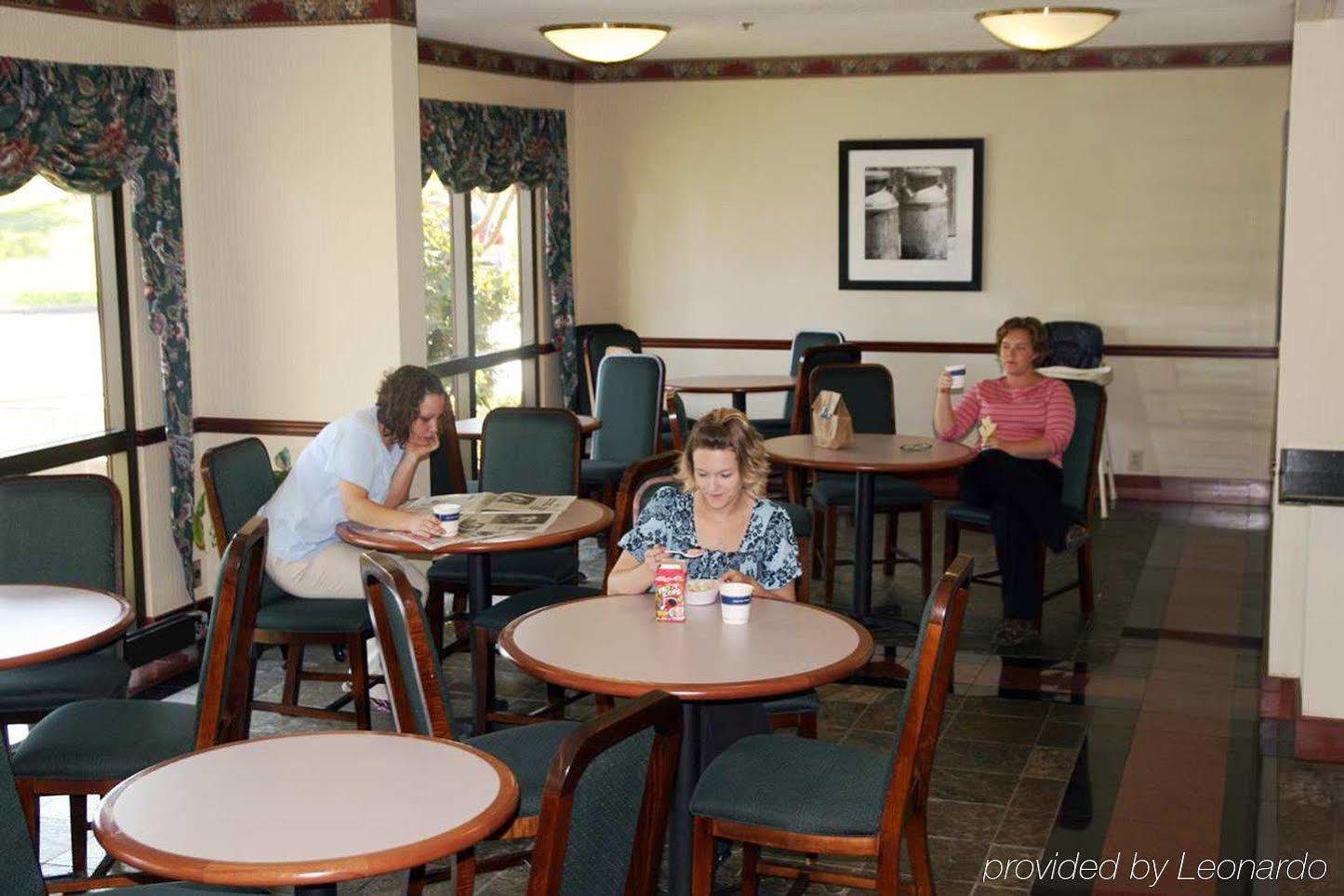 Hampton Inn Wooster Bagian luar foto