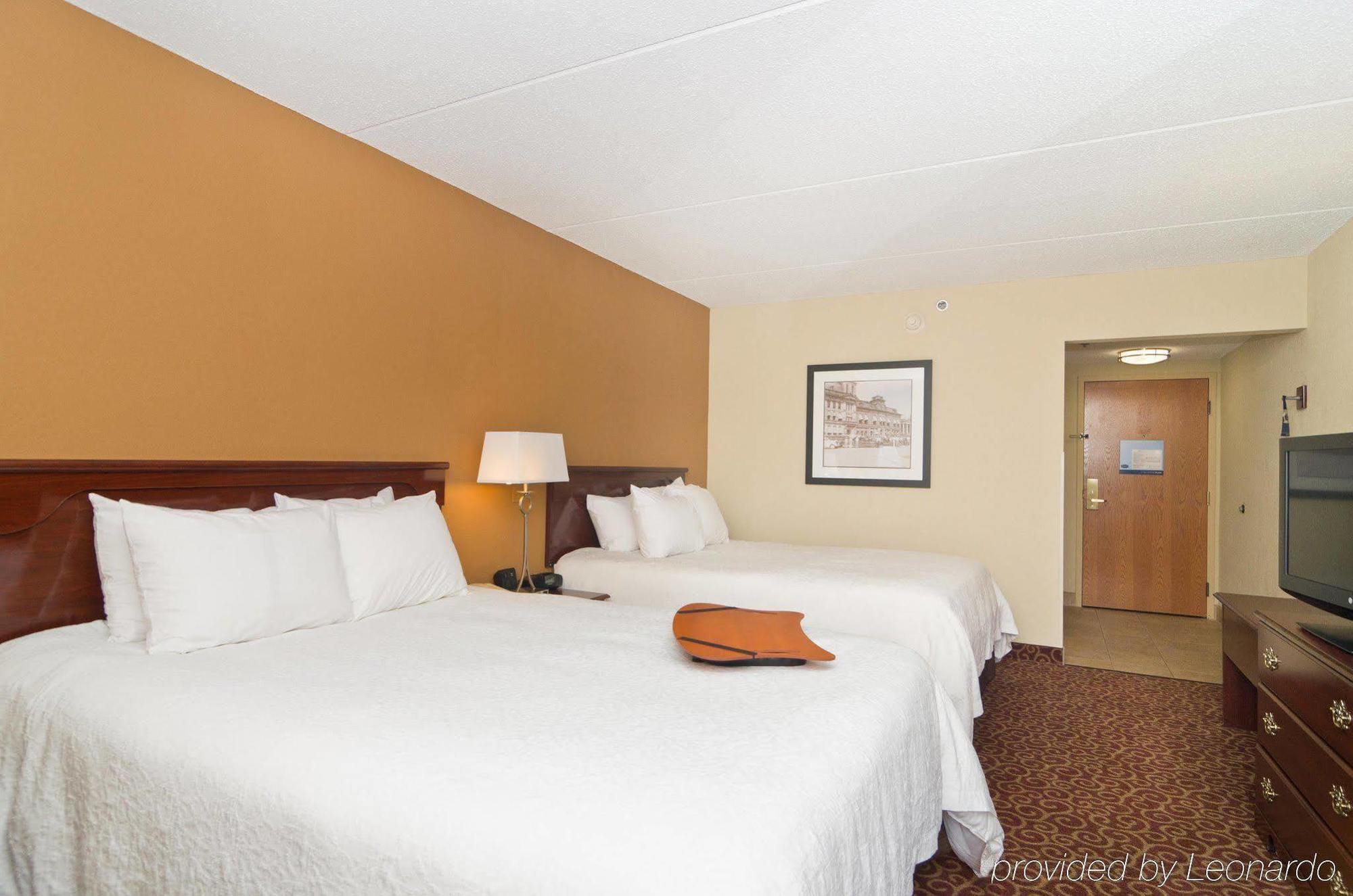 Hampton Inn Wooster Bagian luar foto