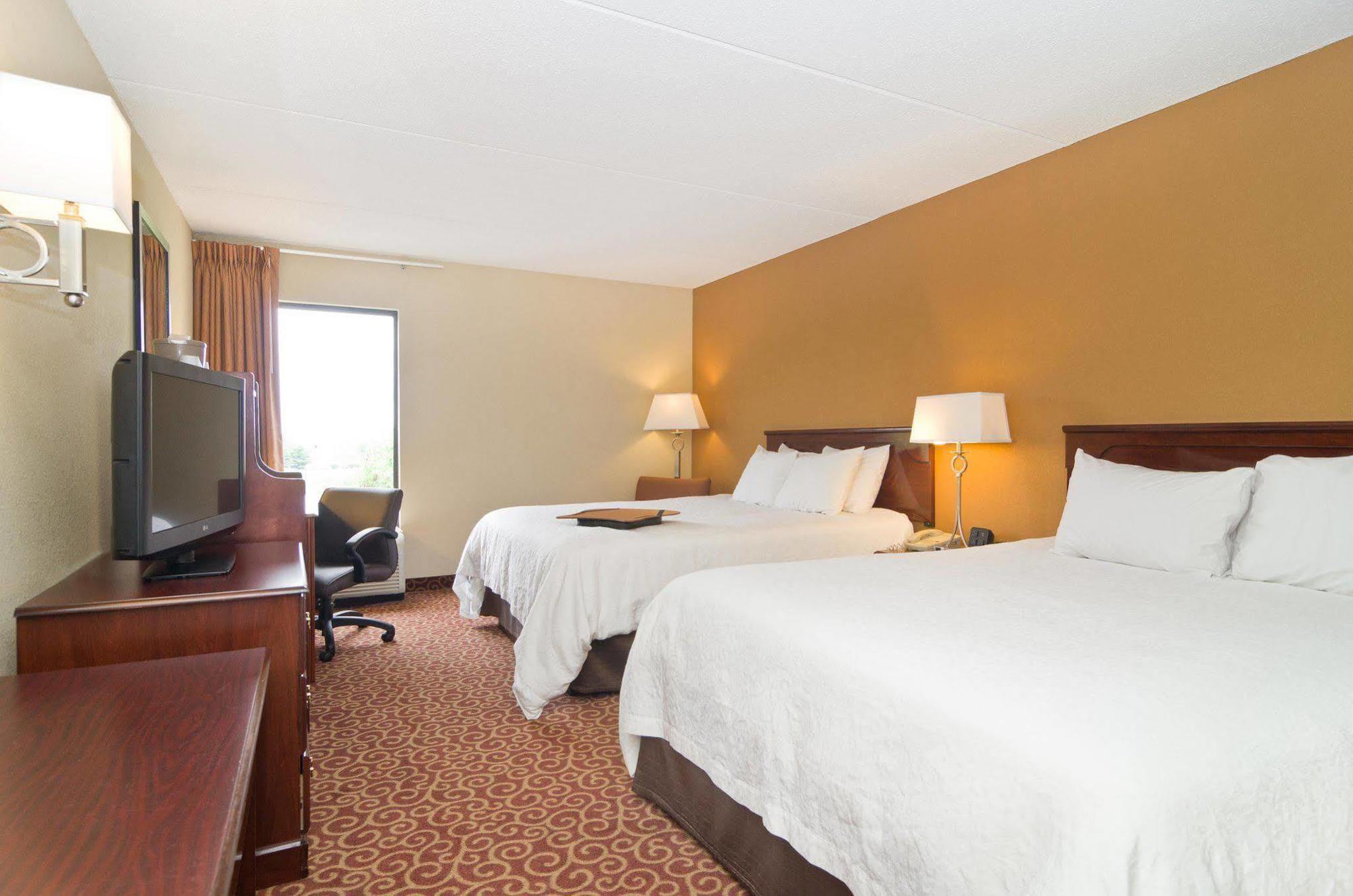 Hampton Inn Wooster Bagian luar foto