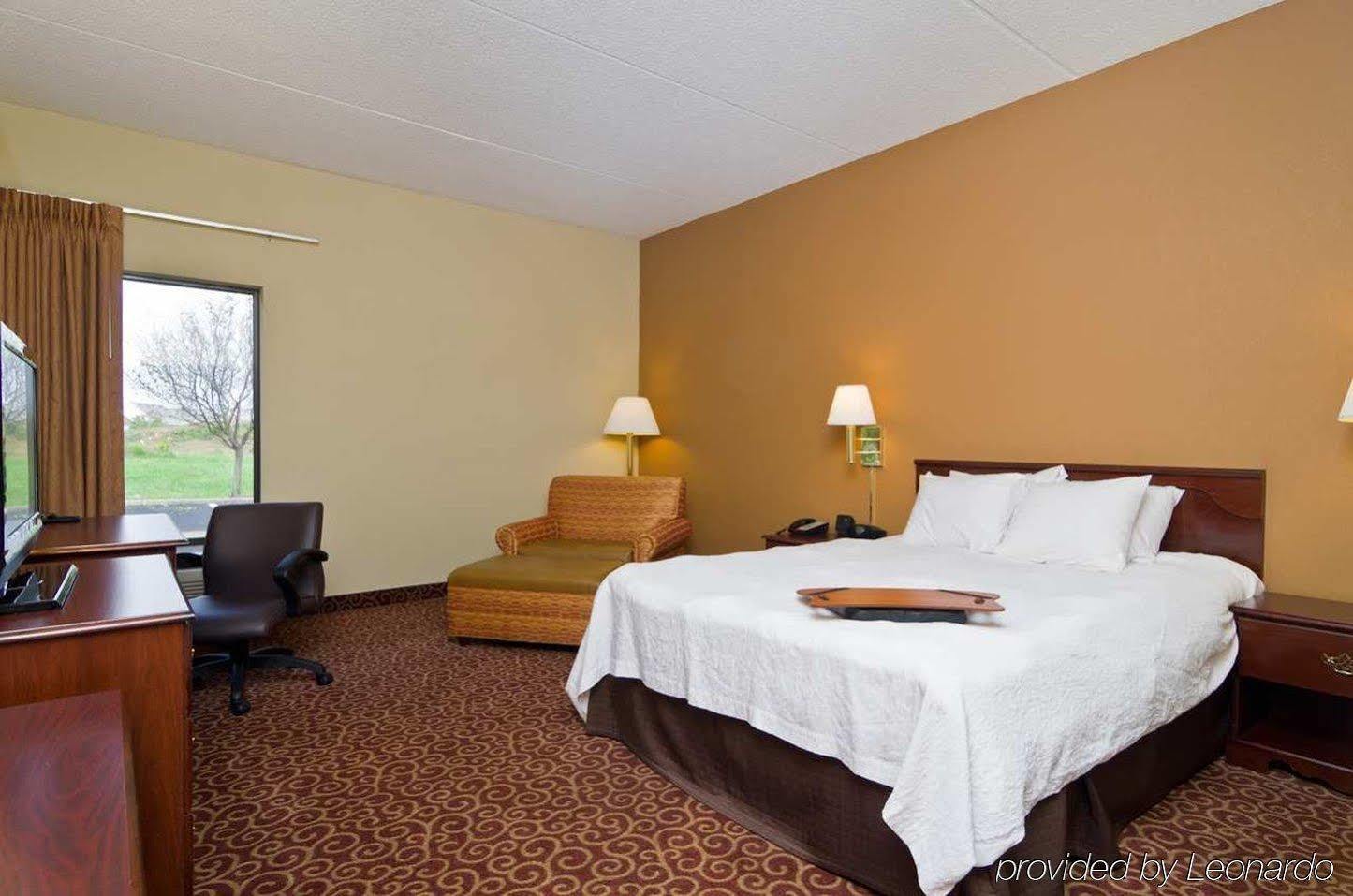 Hampton Inn Wooster Bagian luar foto