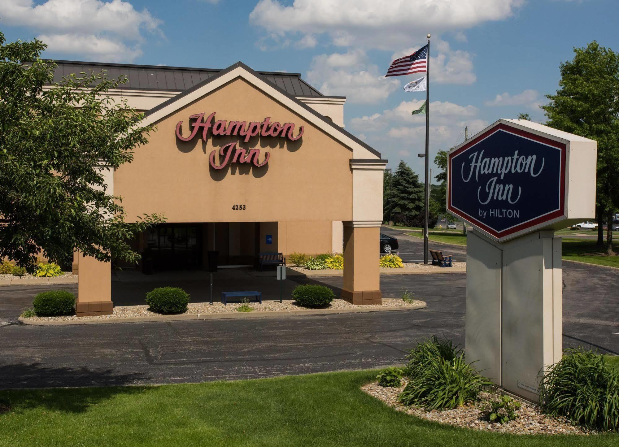 Hampton Inn Wooster Bagian luar foto